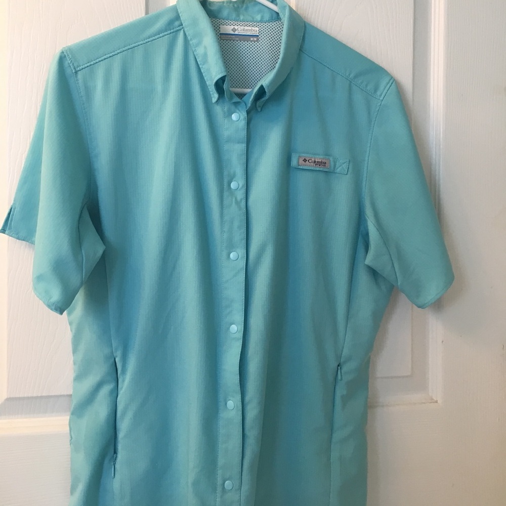 Women’s Columbia shirt